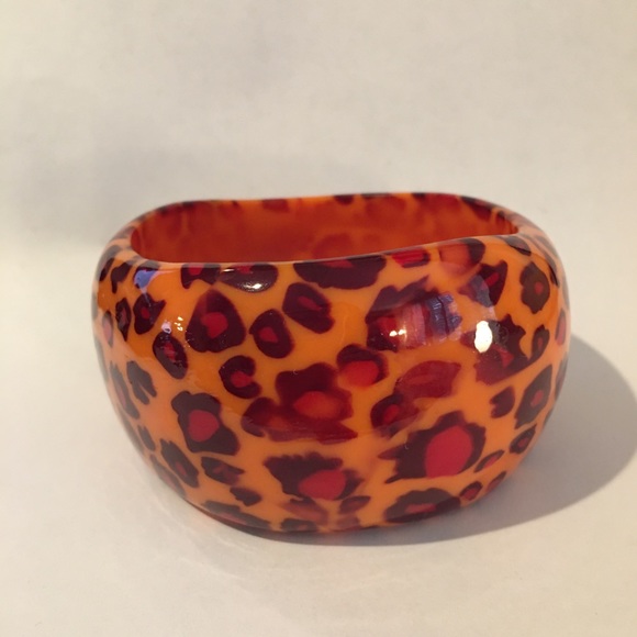 Vintage Jewelry - Orange leopard pattern lucite wide bracelet bangle